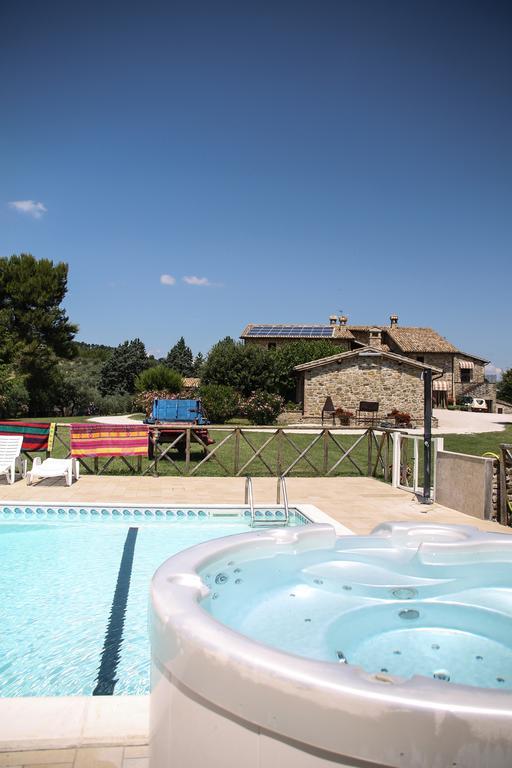 Agriturismo Il Cicaleto Cannara Exteriör bild