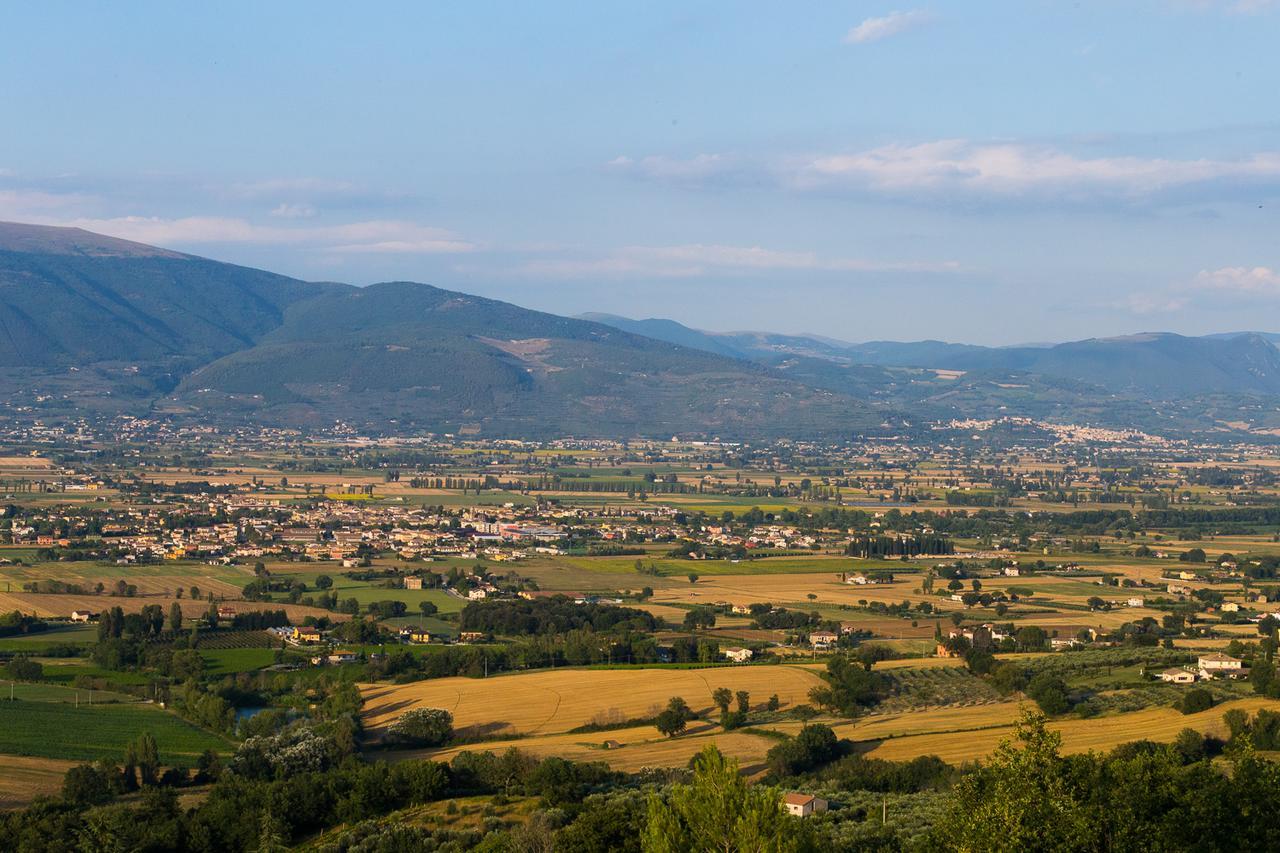 Agriturismo Il Cicaleto Cannara Exteriör bild